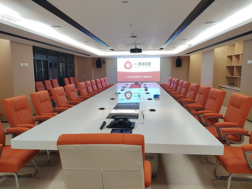 別再將就！中型會議室音響系統這樣改造，效果不止翻倍！